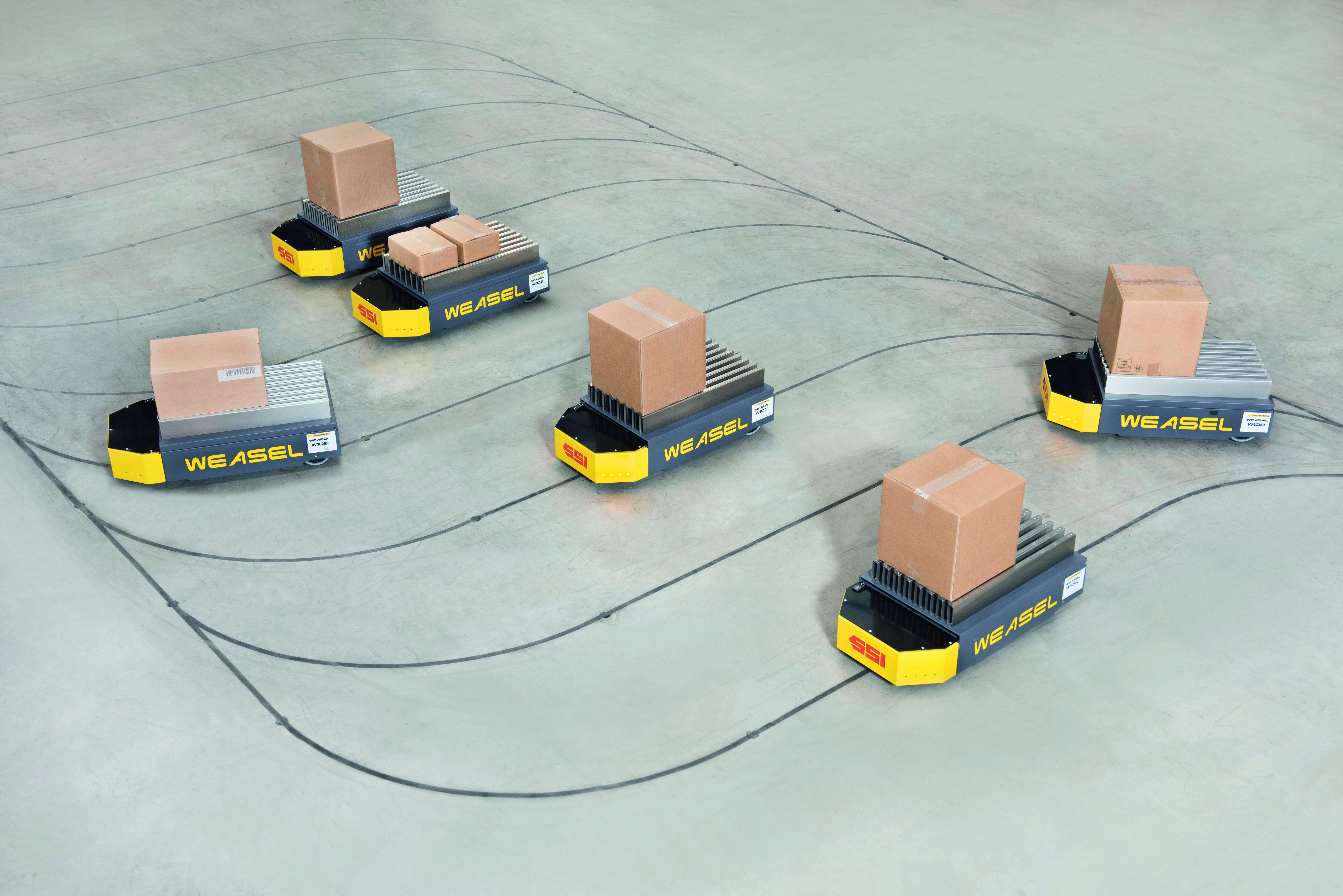 Перемещаться мобильно. Роботизированный склад AGV. Робот для перемещения грузов. Робот погрузчик на складе. Роботизированные тележки для склада.