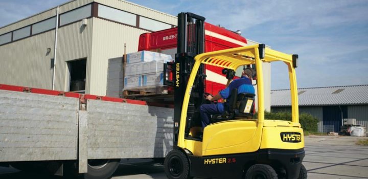 Electric Or Ic Choosing The Right Hyster Forklift For Your Application Logistics Inside Logistics Inside