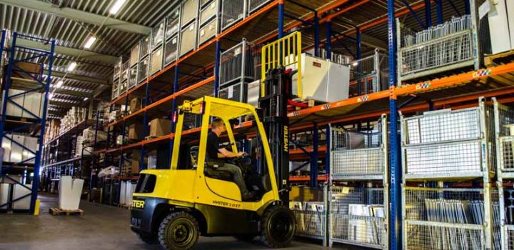 Electric Or Ic Choosing The Right Hyster Forklift For Your Application Logistics Inside Logistics Inside